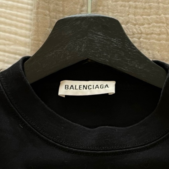 BALENCIAGA authentic tshirt in new condition size extra small - Picture 3 of 5